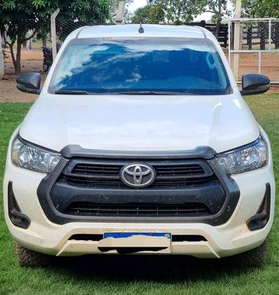 TOYOTA HILUX 2.8 D-4D TURBO DIESEL CD POWER PACK 4X4 MANUAL TOYOTA HILUX 2.8 D-4D TURBO DIESEL CD POWER PACK 4X4 MANUAL